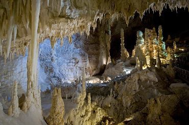 Ecco come abbiamo scoperto la “Grotta Grande del Vento” di Frasassi.