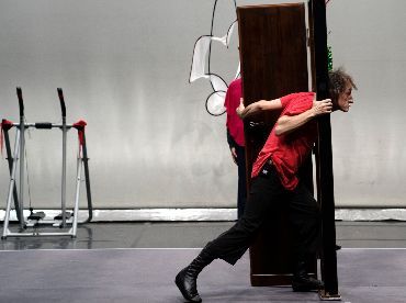 HYBRIS il nuovo spettacolo di Flavia Mastrella e Antonio Rezza
